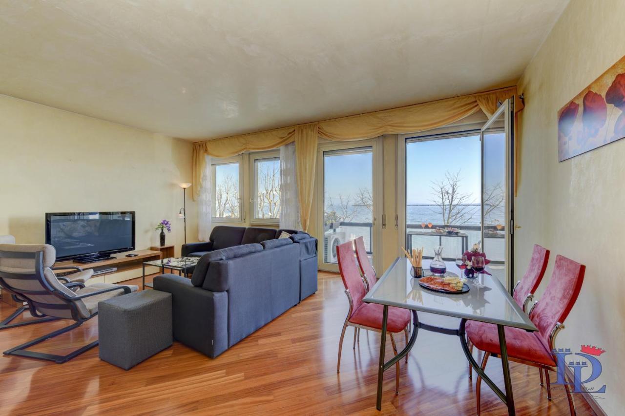 Desenzanoloft Official Partner Marriott Homes & Villas - Charming On The Lake Front Lake Дезенцано-дель-Гарда Экстерьер фото